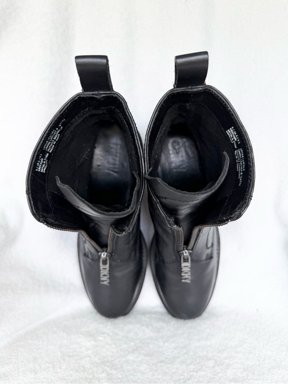 DKNY Womens Black Leather Front Zip Combat Lug Sole Ankle Boots K3227 Size 8 - Picture 10 of 14